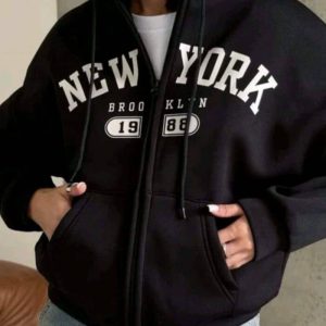 سویشرت زنانه داخل کرکی فری سایز مدل نیویورک 40831